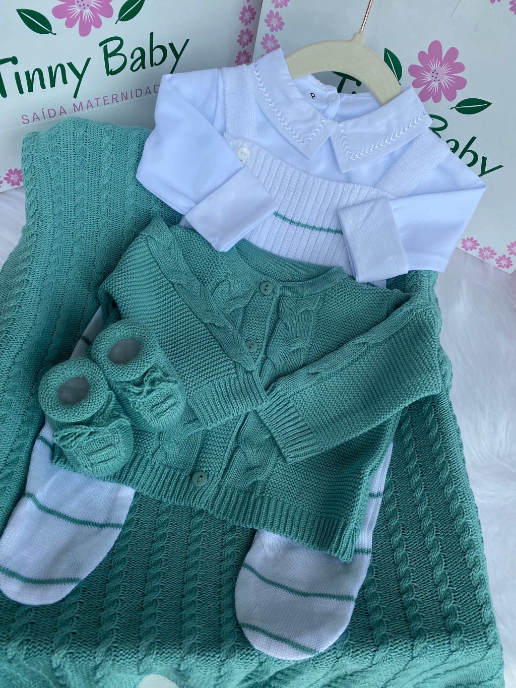 Complete Customizable Maternity Take-Home Kit White + Green | Personalize with Your Prince’s Name