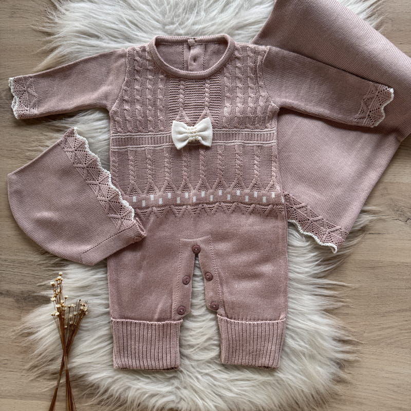 Detailed Romper Maternity Take-Home Set with Hat and Blanket – Rosé