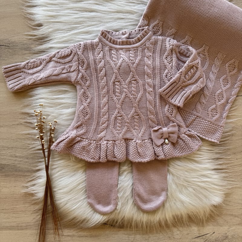 Detailed Knit Maternity Take-Home Set with Ruffled Hem – Rosé