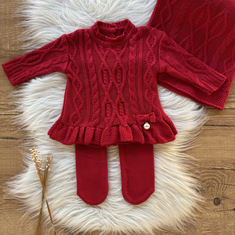 Detailed Knit Maternity Take-Home Set with Ruffled Hem – Red