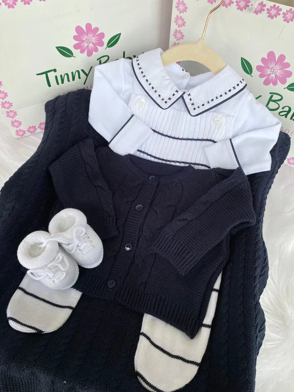 PROMOTION – Complete Customizable Maternity Take-Home Kit – Fits Up to 4 Months (Boy)