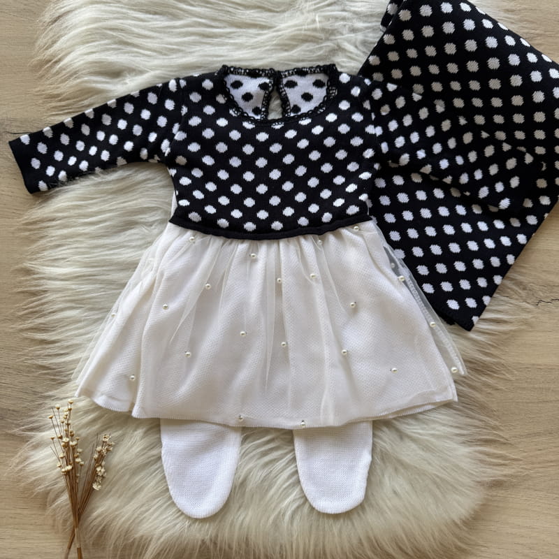 Polka Dot Tulle Maternity Take-Home Set with Pearls – 3 Pieces, Black and White