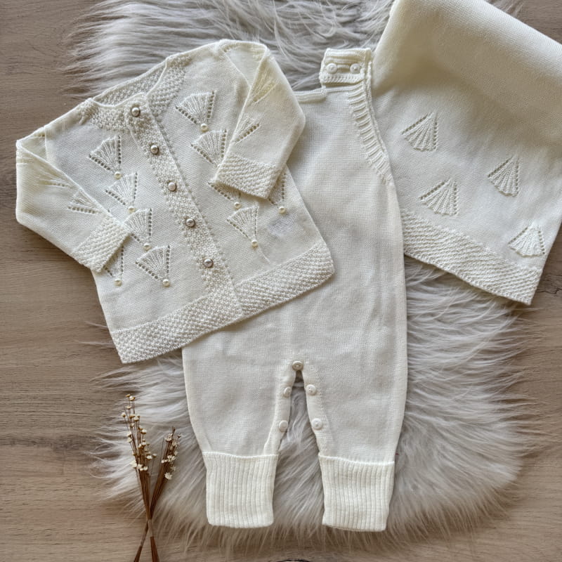 Fan Knit Maternity Take-Home Set with Pearls – 3 Pieces, Pearl