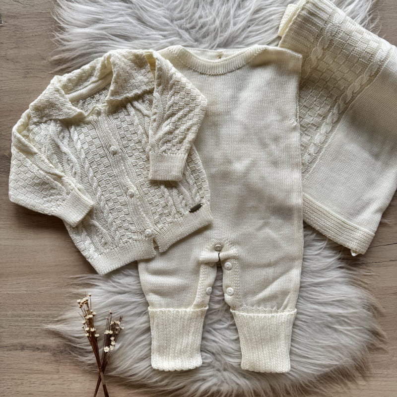 Detailed Knit Maternity Take-Home Set with Romper, Blanket and Coat with Collar – Pearl