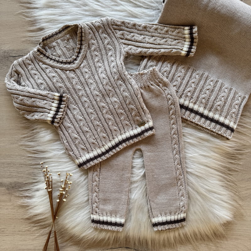 Ribbed Knit Maternity Take-Home Set with V-Neck Coat, Pants and Blanket – Beige