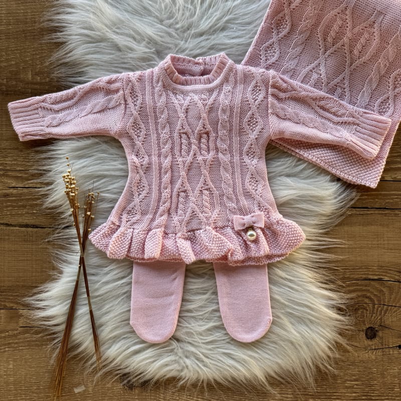 Detailed Knit Maternity Take-Home Set with Ruffled Hem – Powder Pink